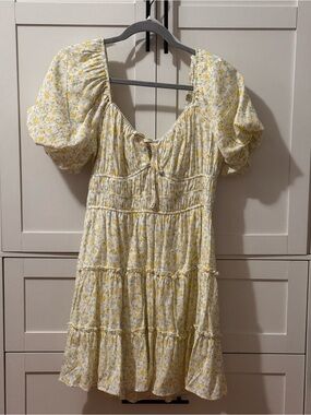 SOLD❣️NWOT Trixxi Yellow Floral Dress
